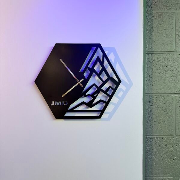 Horloge murale hexagonale en métal - JMD H01